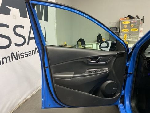 Used 2022 Hyundai Kona N Line w/ Tech Package image 9