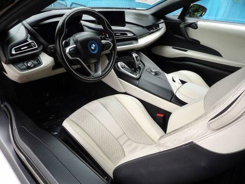 Used 2019 BMW i8 Roadster AWD/4WD image 32