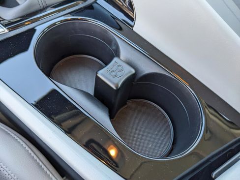 Used 2023 Hyundai Elantra Limited image 23