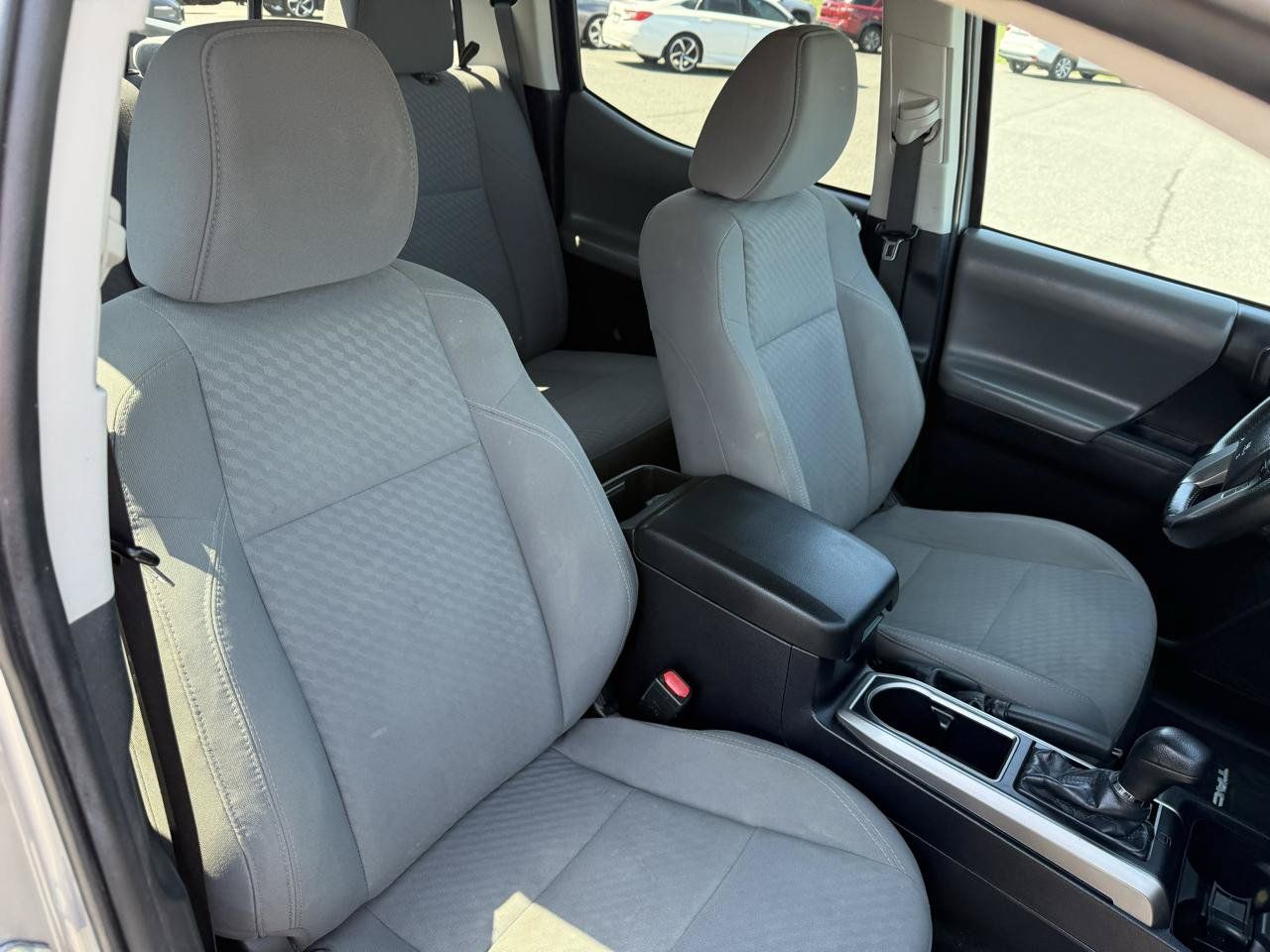 Used 2020 Toyota Tacoma SR5 RWD image 19