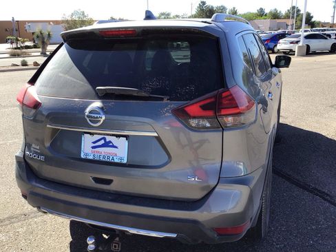 Used 2017 Nissan Rogue SL w/ SL Premium Package FWD image 12