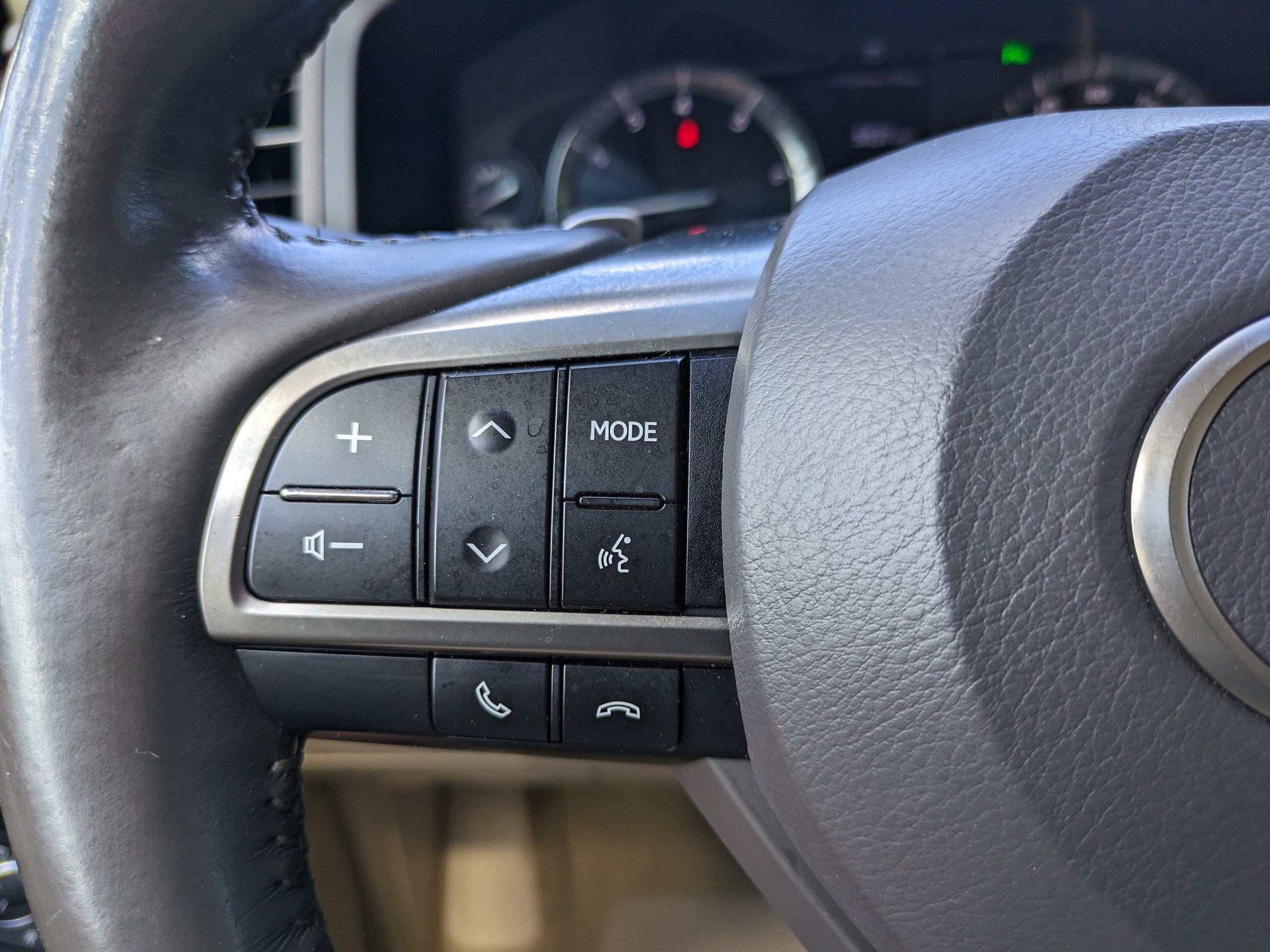 Used 2017 Lexus LX 570 4WD w/ Luxury Package image 26