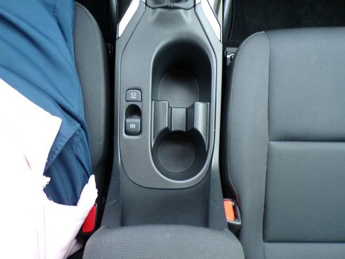 Used 2024 Toyota Corolla LE image 21