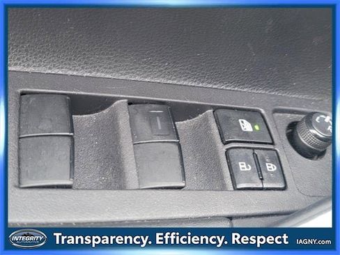 Used 2024 Toyota Corolla Cross L image 29