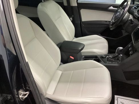 Used 2019 Volkswagen Tiguan SEL AWD/4WD image 12