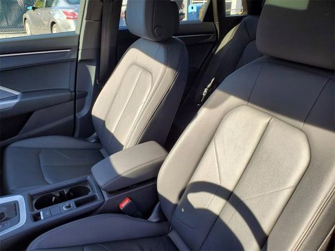 Used 2022 Audi Q3 2.0T Premium image 18