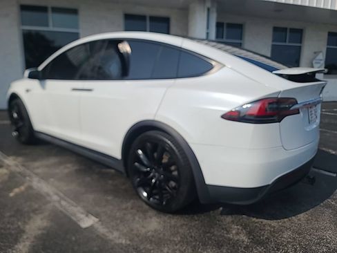 Used 2020 Tesla Model X Long Range AWD/4WD image 4