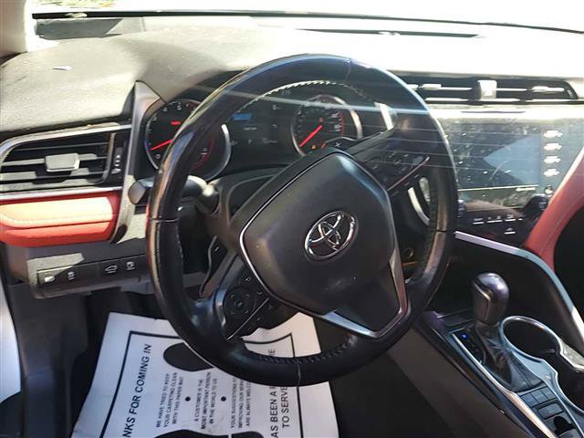 Used 2019 Toyota Camry XSE FWD image 6
