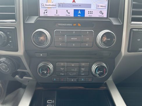 Used 2018 Ford F150 Lariat w/ Equipment Group 502A Luxury image 15