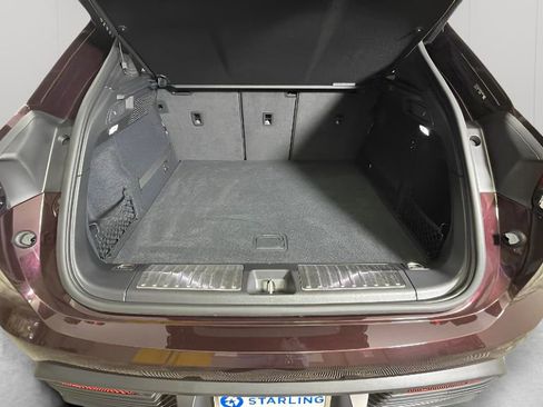 Used 2025 Porsche Macan Electric w/ Premium Package RWD image 30