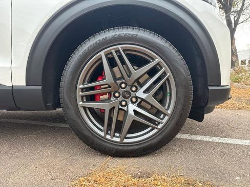 Certified 2025 Ford Explorer ST-Line w/ Premium Package image 40