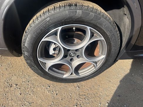 Used 2022 Alfa Romeo Stelvio Ti image 24