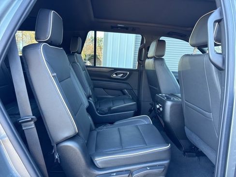 Used 2021 GMC Yukon SLT w/ SLT Premium Package image 14