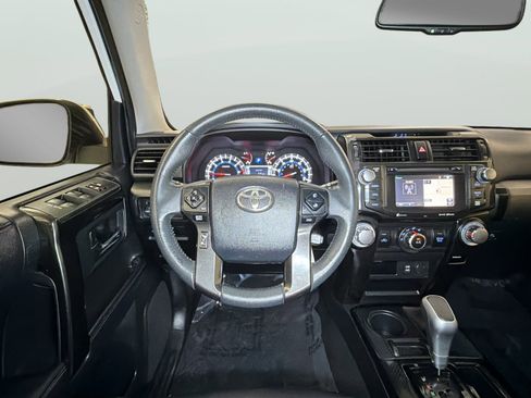 Used 2019 Toyota 4Runner TRD Off-Road Premium AWD/4WD image 17