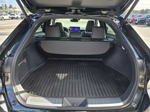 Used 2024 Toyota Venza Limited image 14