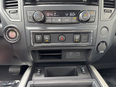 Used 2024 Nissan Titan SV w/ SV Convenience Package image 27