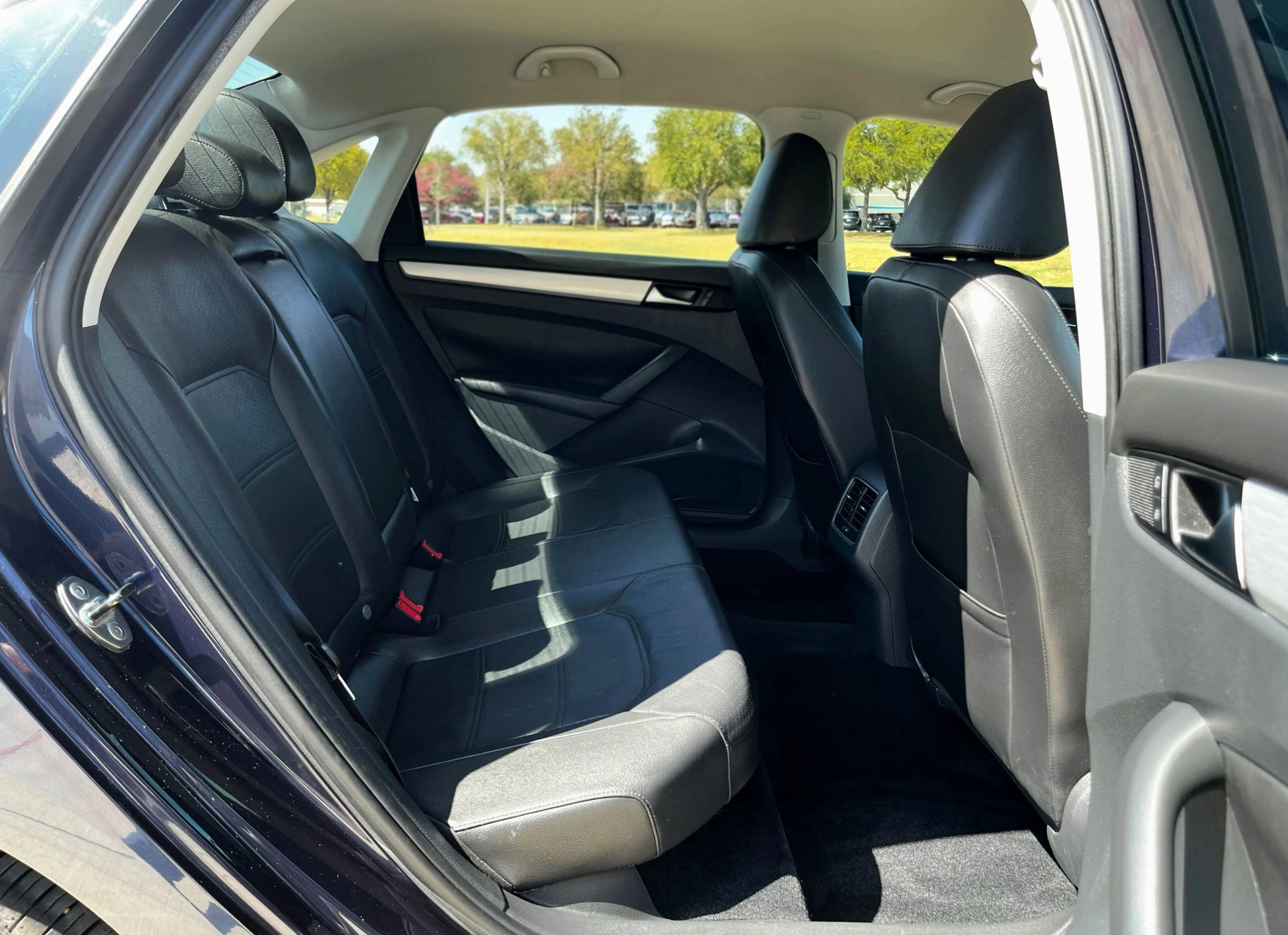 Used 2013 Volkswagen Passat 2.5 SE FWD image 36
