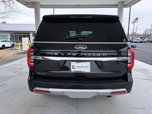 Used 2024 Ford Expedition Limited image 5