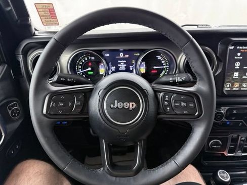Used 2023 Jeep Wrangler Unlimited w/ Safety Group AWD/4WD image 25