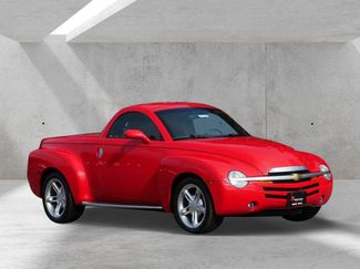 Used 2004 Chevrolet SSR RWD video 1