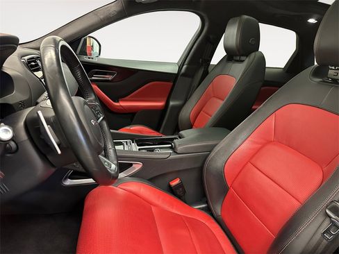 Used 2019 Jaguar F-PACE R-Sport image 9