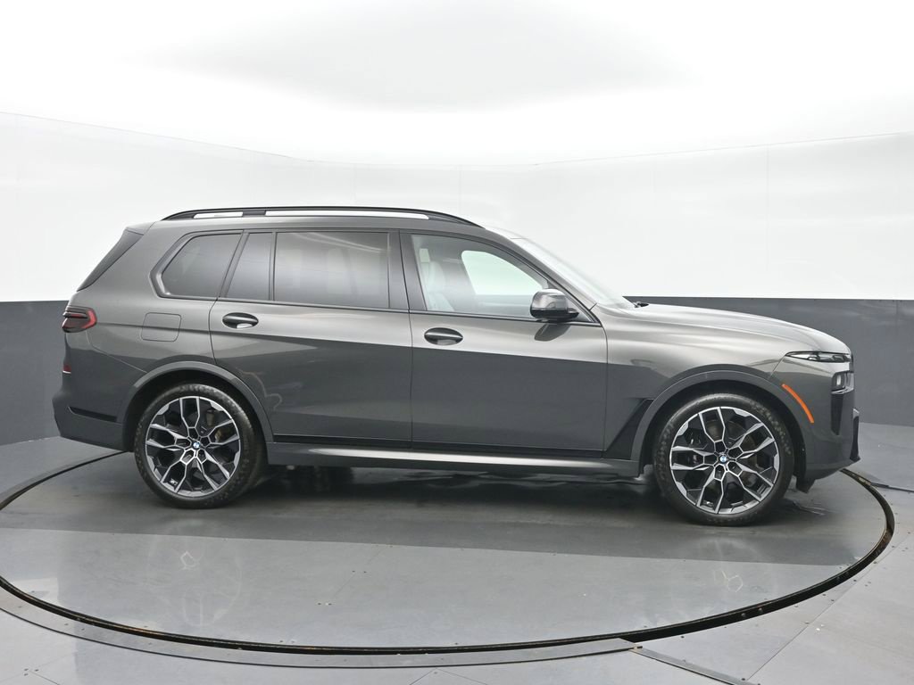 Used 2024 BMW X7 xDrive40i w/ Executive Package AWD/4WD image 2