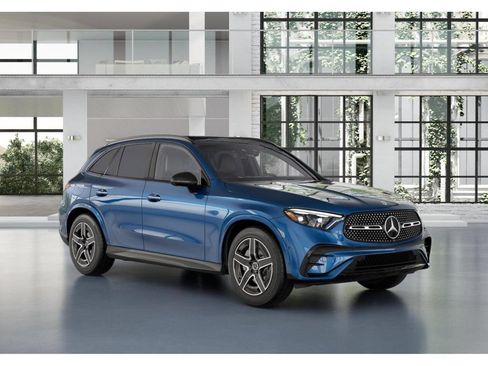 Certified 2025 Mercedes-Benz GLC 300 4MATIC image 11