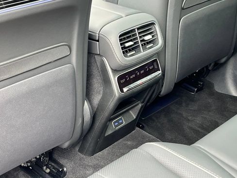 Certified 2025 Mercedes-Benz GLS 580 4MATIC image 41