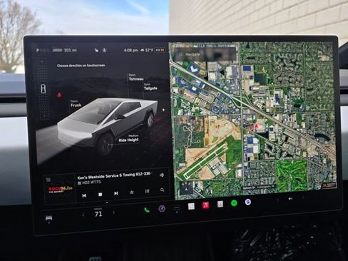 Used 2025 Tesla Cybertruck AWD Crew Cab image 55