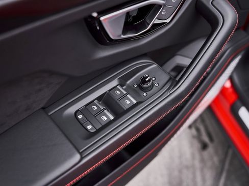 Used 2021 Lamborghini Urus image 33