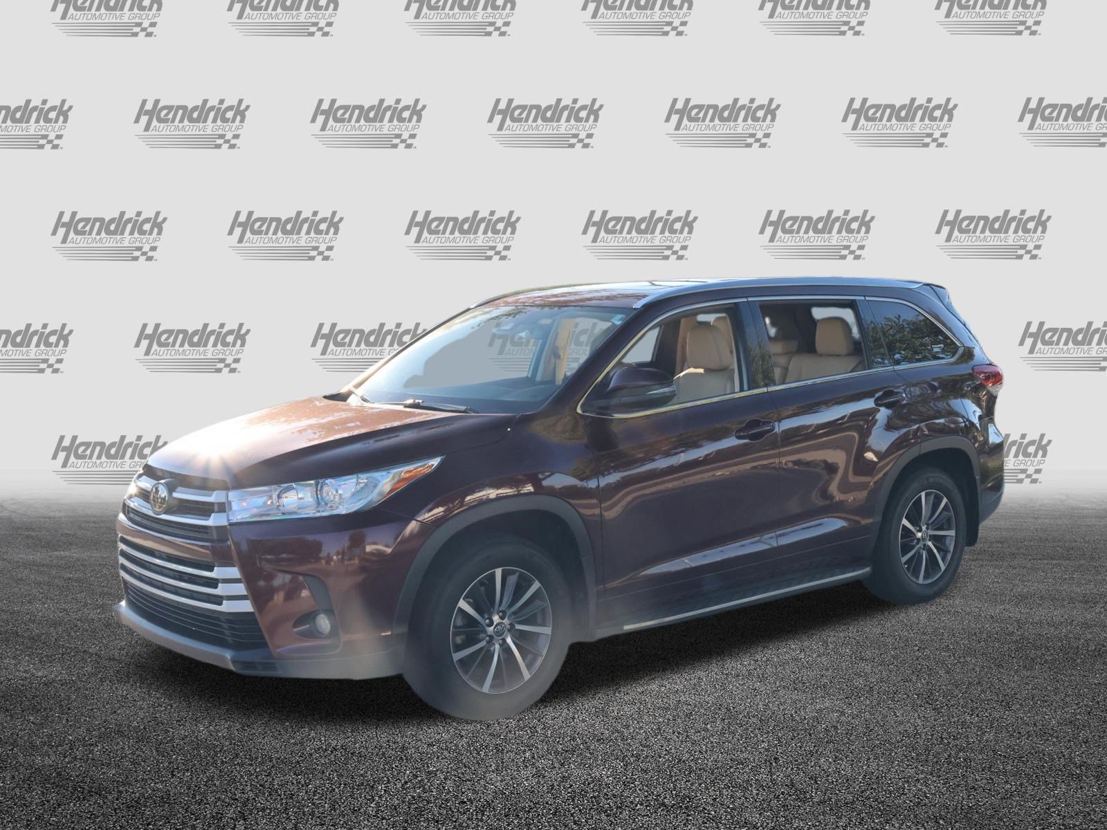 Used 2017 Toyota Highlander XLE AWD/4WD image 5