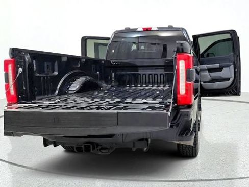 Used 2023 Ford F250 XLT w/ Black Appearance Package AWD/4WD image 18