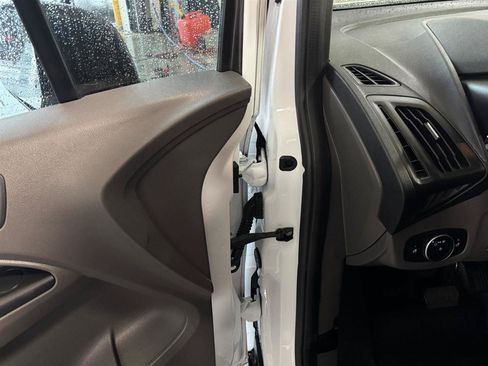 Used 2019 Ford Transit Connect XL FWD image 18