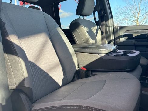 Used 2024 RAM 3500 Big Horn image 23