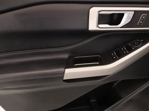 Used 2023 Ford Explorer XLT w/ Equipment Group 202A image 16