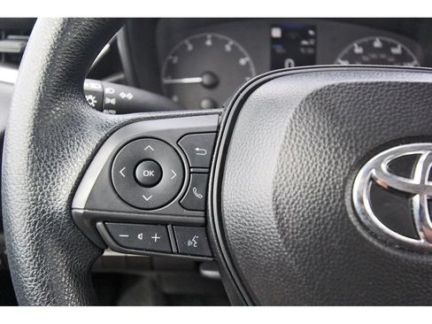 Used 2025 Toyota Corolla LE FWD image 18