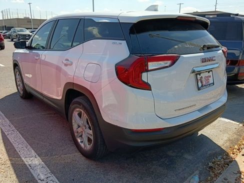 Used 2022 GMC Terrain SLE w/ LPO, Floor Liner Package image 4