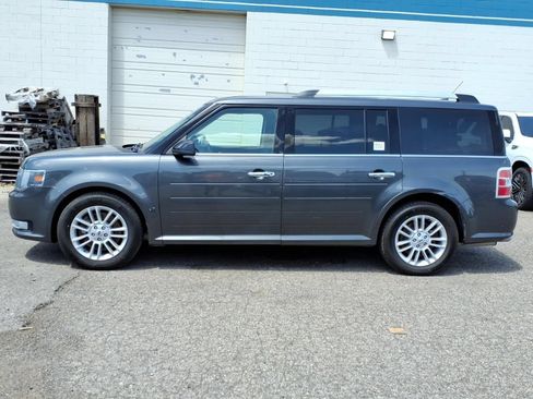 Used 2019 Ford Flex SEL w/ Equipment Group 202A AWD/4WD image 2