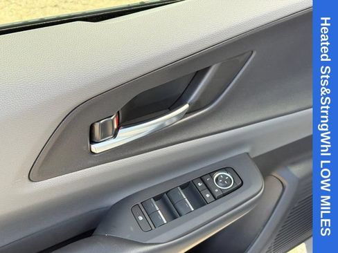 Used 2026 Toyota Prius XLE FWD image 18