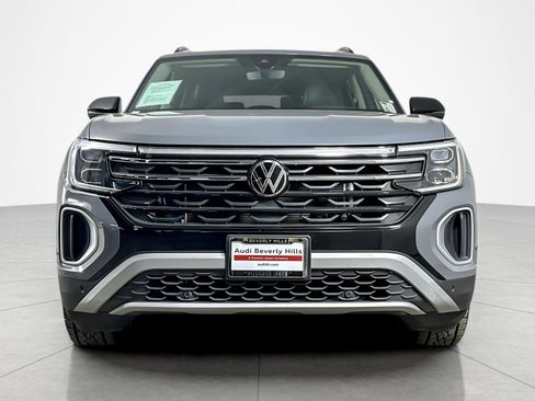 Used 2024 Volkswagen Atlas Peak Edition SE image 8