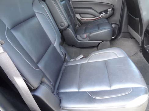 Used 2018 GMC Yukon SLT AWD/4WD image 12