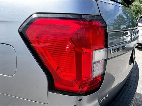 Used 2024 Ford Expedition XLT AWD/4WD image 39