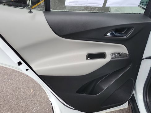 Used 2022 Chevrolet Equinox LT image 11