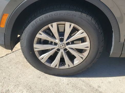Used 2019 Volkswagen Tiguan SE image 11