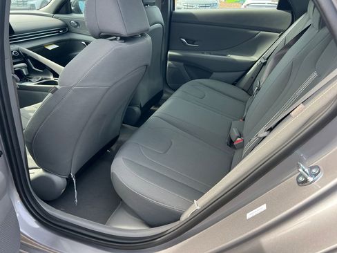 Used 2025 Hyundai Elantra SEL FWD image 20