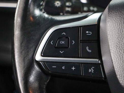 Used 2020 Toyota Highlander XLE FWD image 13