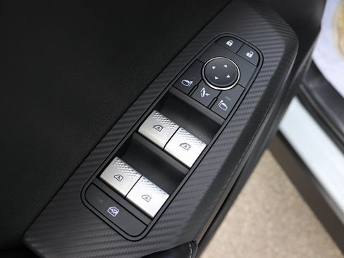 New 2025 Mitsubishi Outlander SE image 21