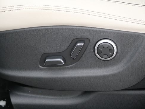 New 2026 Genesis GV70 2.5T Advanced image 5