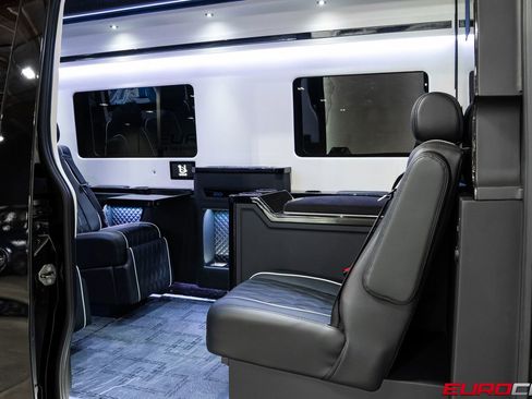 Used 2024 Mercedes-Benz Sprinter 3500 image 40