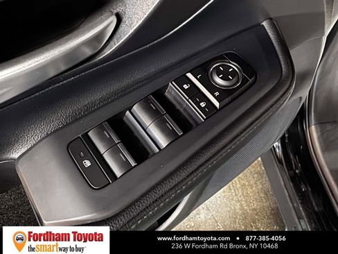 Used 2025 Toyota Grand Highlander AWD image 16